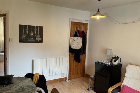 2 bedroom house to rent, Dover Street, Canterbury