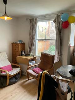 2 bedroom house to rent, Dover Street, Canterbury