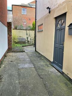 2 bedroom house to rent, Dover Street, Canterbury