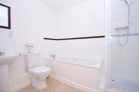 1 bedroom flat to rent, Hartington Court, Durham Road, Gateshead, NE8