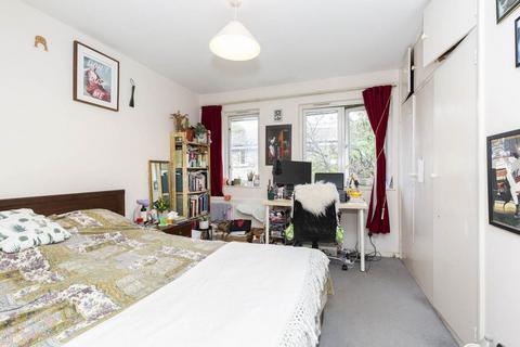 2 bedroom flat to rent, NW1