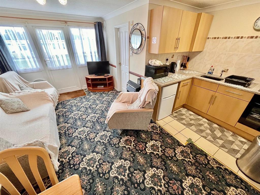 Open Plan Living Room/Dining Area