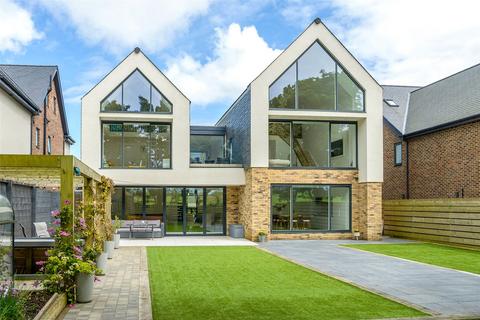 4 bedroom detached house for sale, Poppyfield Court, Seaton, SR7