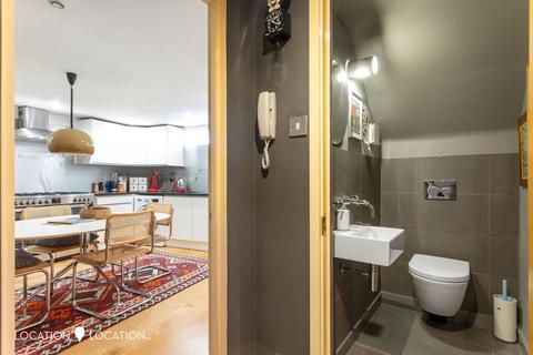 1b Wakeham Street, London, N1 3HP