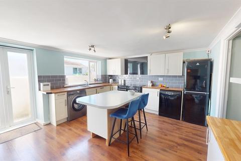 6 bedroom end of terrace house for sale, Stamps Lane, Redruth TR15