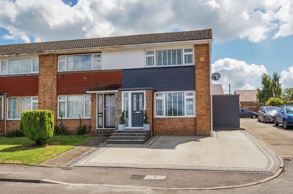 Gladstone Drive, Sittingbourne, Kent... 2 bed end of terrace house for