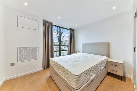 3 bedroom apartment to rent, St. Leonards Road, London, E14