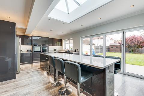 69 Burnt Oak Lane, Sidcup, DA15 9DE