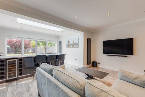 69 Burnt Oak Lane, Sidcup, DA15 9DE