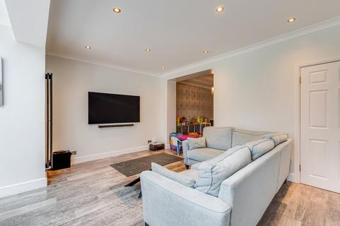 69 Burnt Oak Lane, Sidcup, DA15 9DE