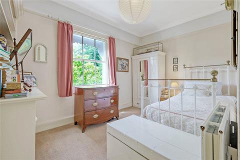 29 Piercing Hill, Theydon Bois, Epping, CM16 7JW