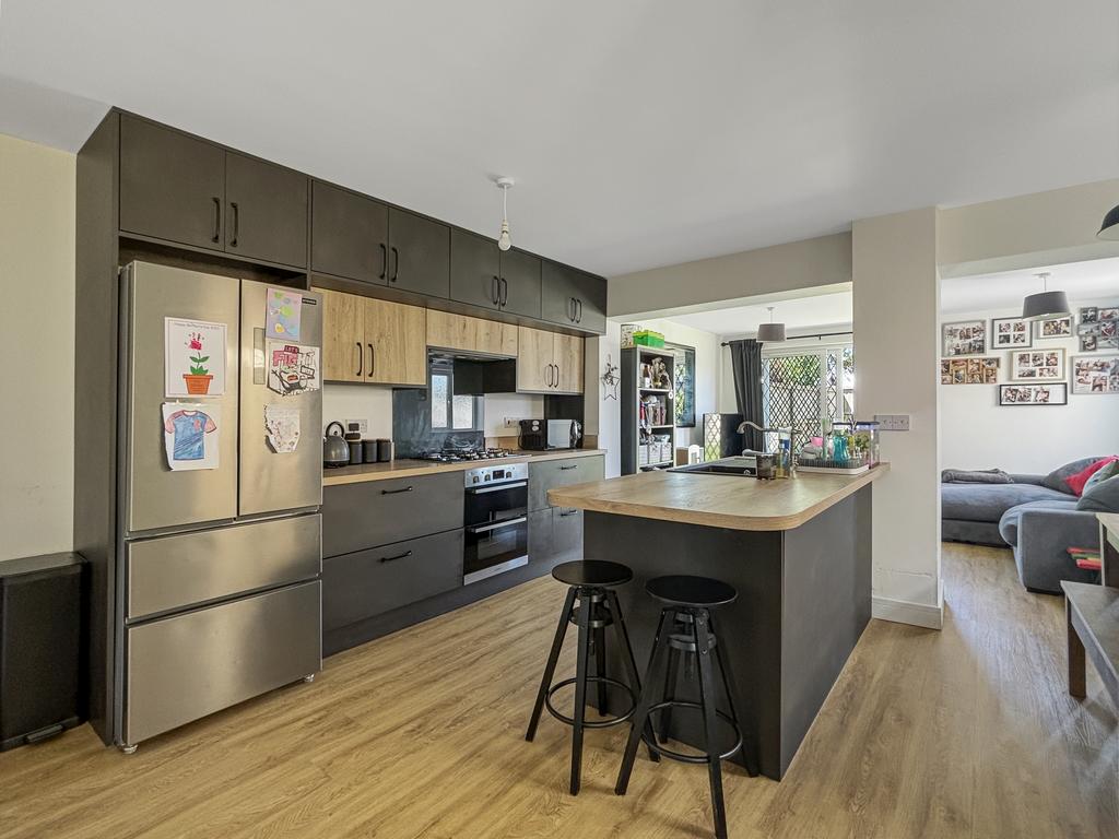 Kitchen/ Dining Room