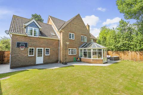 5 bedroom detached house for sale, Thorpe Close, Biddenham, Bedford