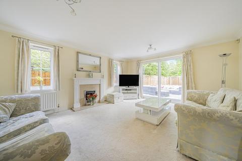 5 bedroom detached house for sale, Thorpe Close, Biddenham, Bedford