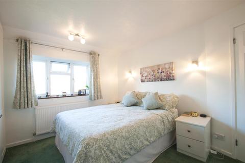 62 Talbot Avenue, Slough, SL3 8DE