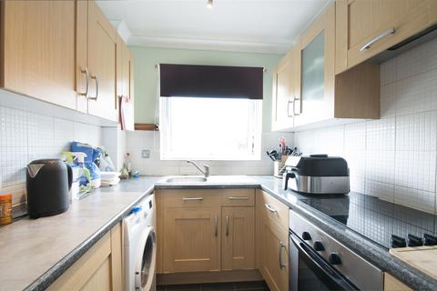 1 bedroom flat for sale, Tithe Court, Slough