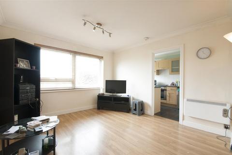 1 bedroom flat for sale, Tithe Court, Slough