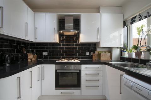 46 Cornwall Avenue, Slough, SL2 1AZ