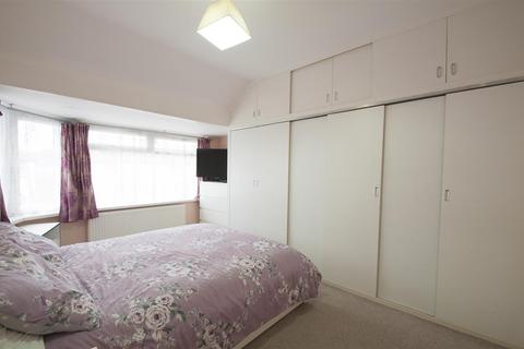 46 Cornwall Avenue, Slough, SL2 1AZ