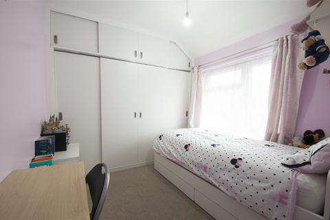 46 Cornwall Avenue, Slough, SL2 1AZ