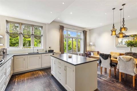 12 Layer Gardens, London, W3 9PR