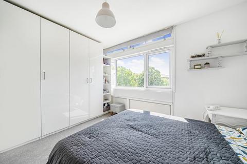 2 bedroom flat for sale, Cedars Road, Clapham
