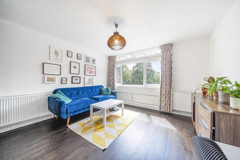 2 bedroom flat for sale, Cedars Road, Clapham