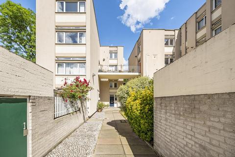 2 bedroom flat for sale, Cedars Road, Clapham