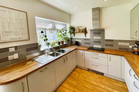 3 bedroom semi-detached house for sale, Meadowsway, Upton, Chester, Cheshire, CH2