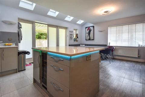 1 Cherry Place, Farnham, GU9 9TH