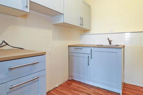 Studio for sale, King Georges Avenue, Watford, WD18