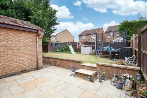 30 Swinburne Close, Kettering, NN16 9BX
