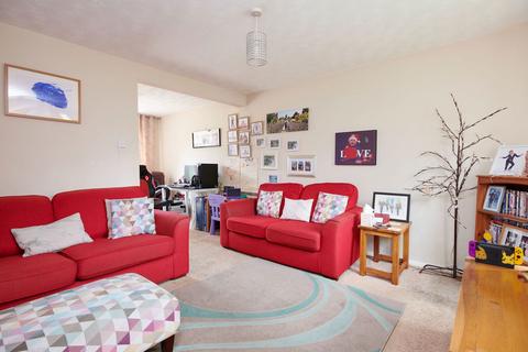 30 Swinburne Close, Kettering, NN16 9BX