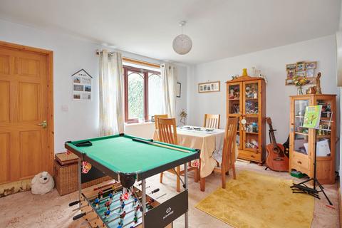 30 Swinburne Close, Kettering, NN16 9BX