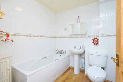 30 Swinburne Close, Kettering, NN16 9BX