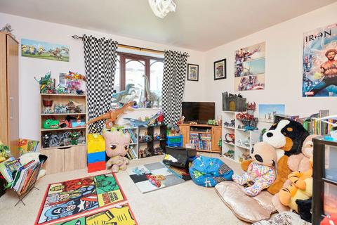 30 Swinburne Close, Kettering, NN16 9BX