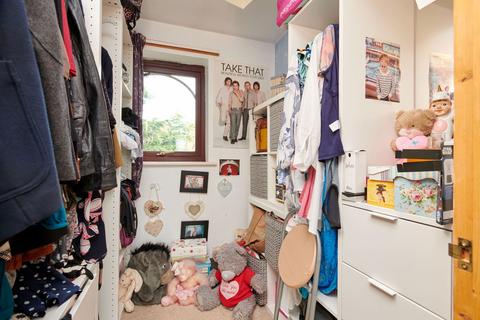 30 Swinburne Close, Kettering, NN16 9BX