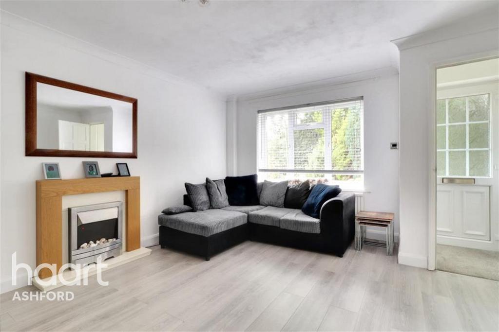 Falcon Way, Ashford 3 bed terraced house £1,350 pcm (£312 pw)