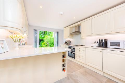 6 bedroom detached house for sale, Hazel Road, Guildford GU12