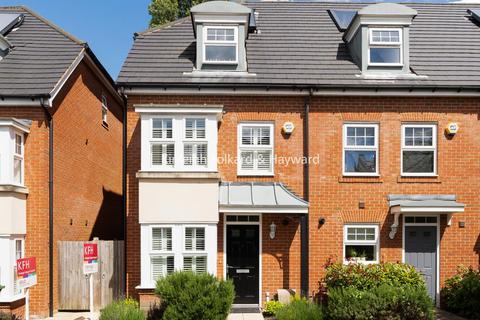 57 Erickson Gardens, Bromley, BR2 9FZ