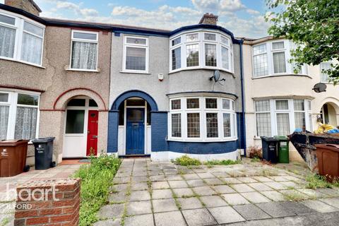 3 bedroom terraced house for sale, Shirley Gardens, Barking