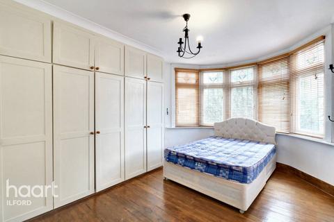 117 Shirley Gardens, Barking, IG11 9XB