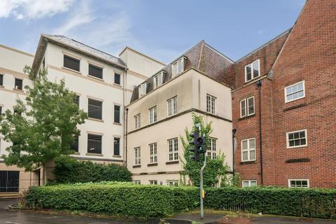 2 bedroom flat for sale, Woodford Way,  Witney,  OX28