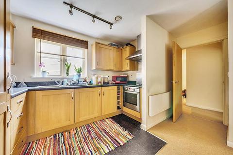 2 bedroom flat for sale, Woodford Way,  Witney,  OX28