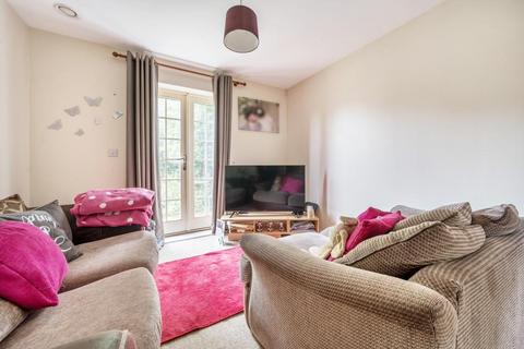 2 bedroom flat for sale, Woodford Way,  Witney,  OX28