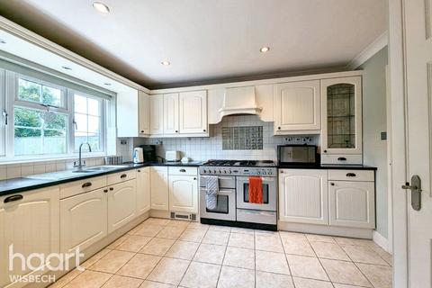 5 bedroom detached house for sale, Peckover Drive, Wisbech