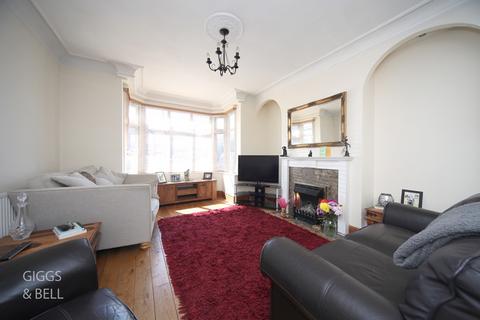 142 Ashcroft Road, Luton, LU2 9AY