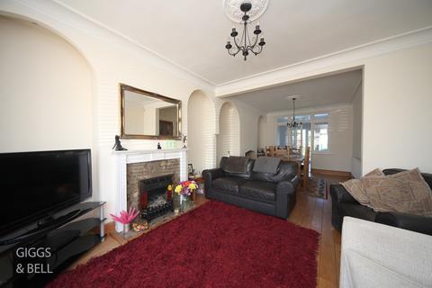 142 Ashcroft Road, Luton, LU2 9AY