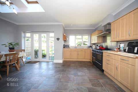 142 Ashcroft Road, Luton, LU2 9AY
