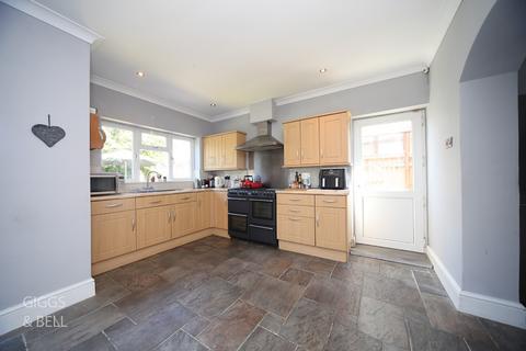 142 Ashcroft Road, Luton, LU2 9AY